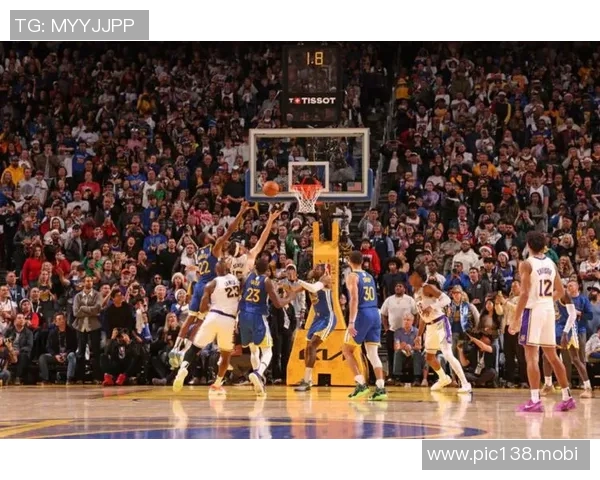 西部变天！湖人三巨头轰垮勇士，库里伤退王朝崩塌，詹皇东契奇直指季后赛